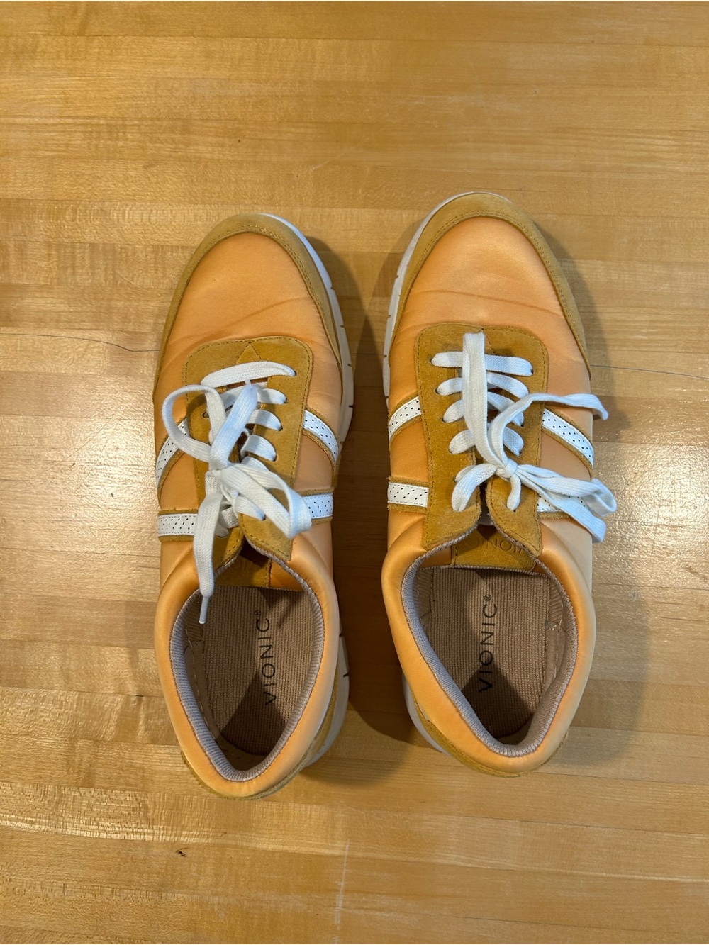 Vionic Men’s yellow and White Lace-Up Sneakers